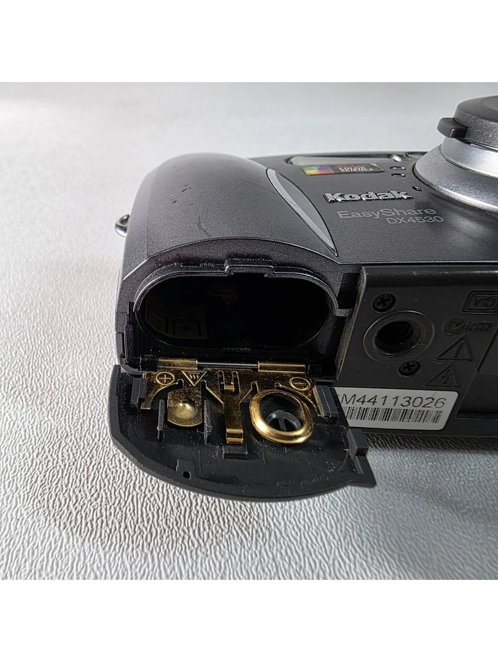Kodak EasyShare DX4530 5.0MP Digital Point & Shoot Camera 3x Optical